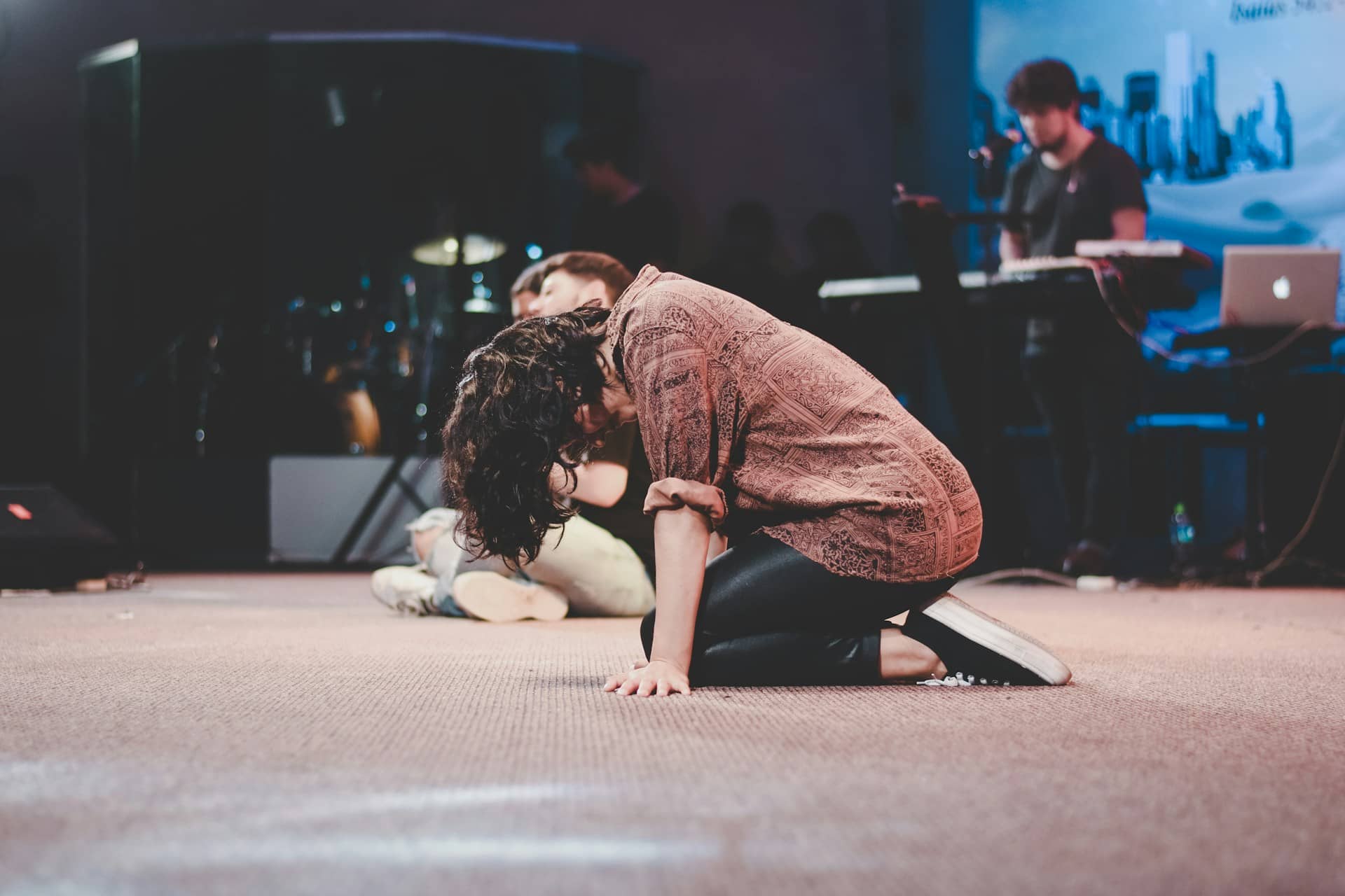 50 Aggressive Prayers to Command Your First Hour